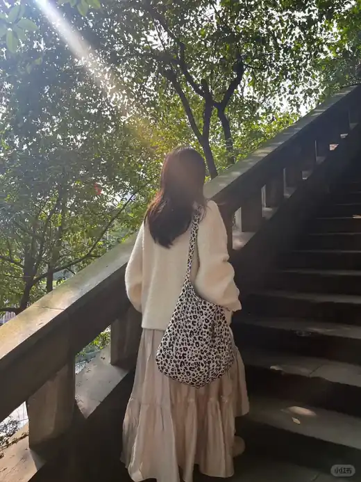 CP113 — 重庆山城步道出行出片穿搭